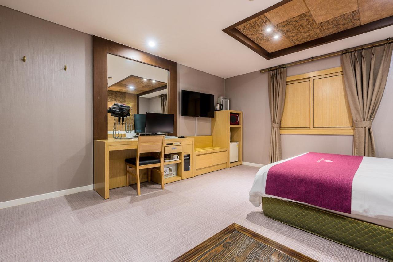 סוואן Symphony Hotel מראה חיצוני תמונה