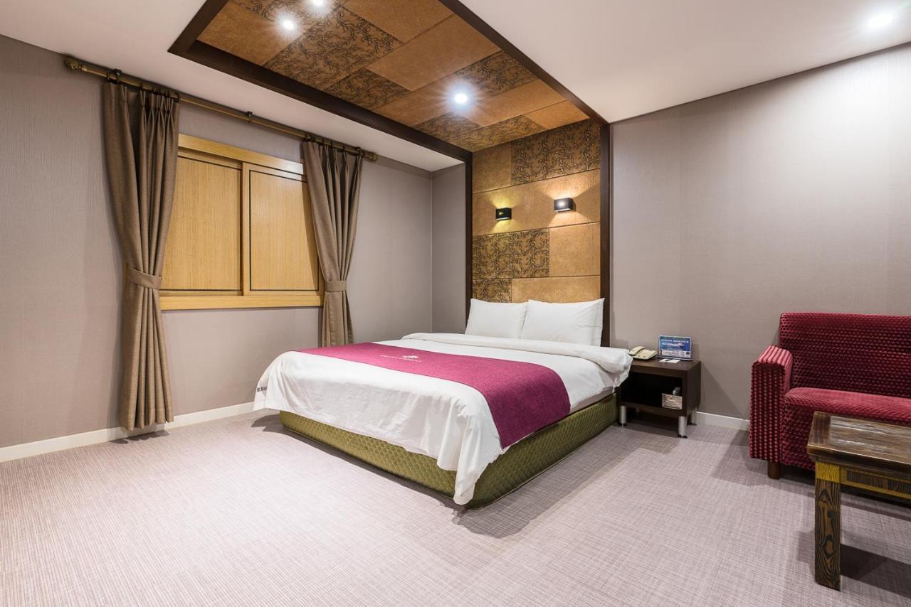 סוואן Symphony Hotel מראה חיצוני תמונה