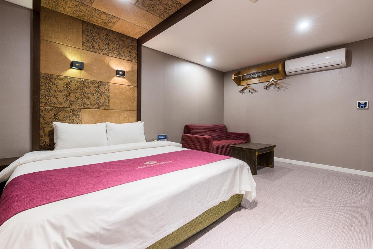 סוואן Symphony Hotel מראה חיצוני תמונה