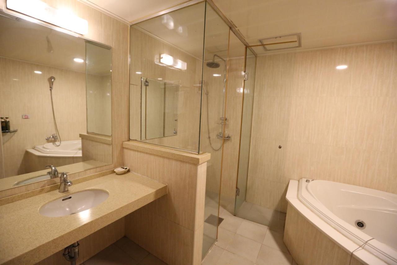 סוואן Symphony Hotel מראה חיצוני תמונה