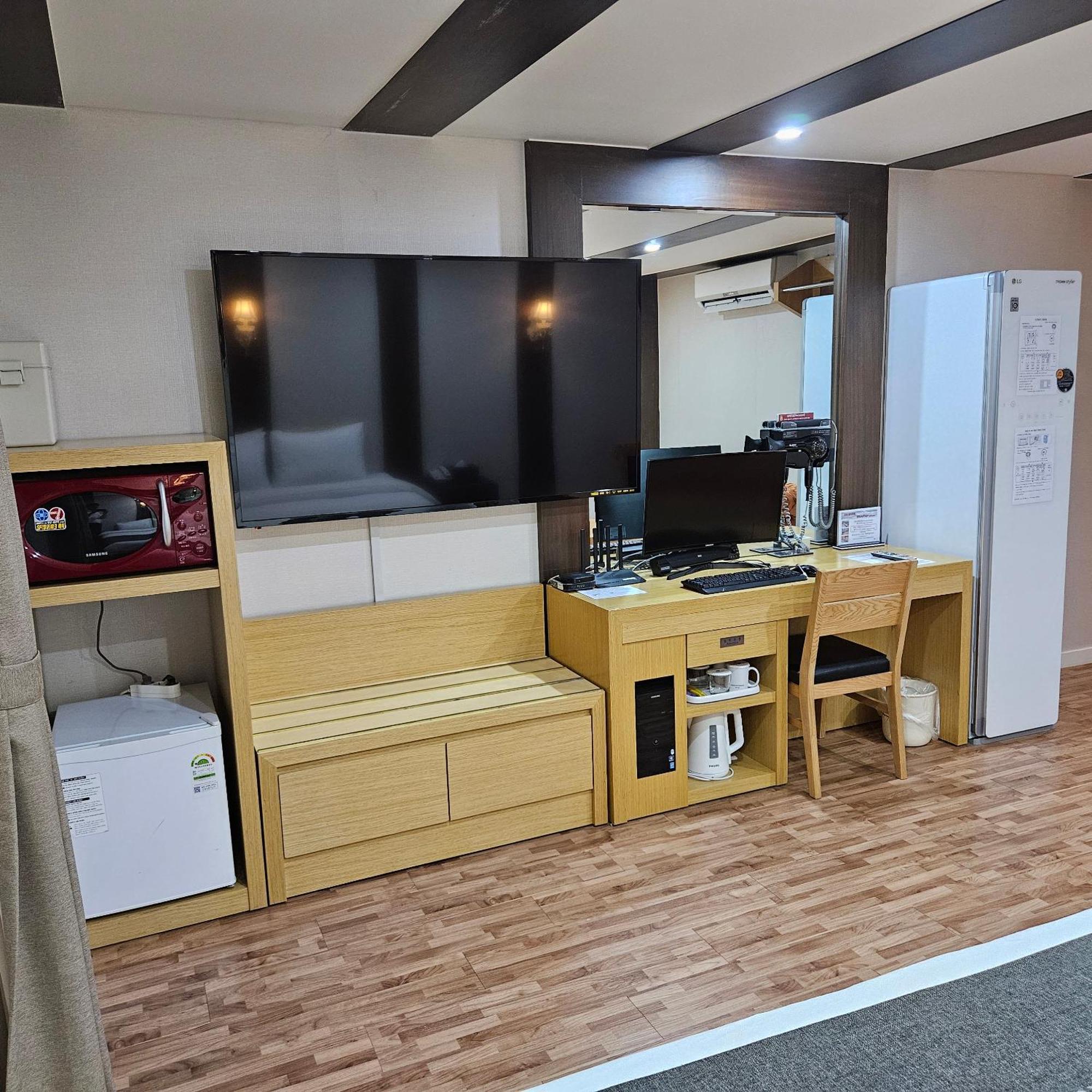 סוואן Symphony Hotel מראה חיצוני תמונה