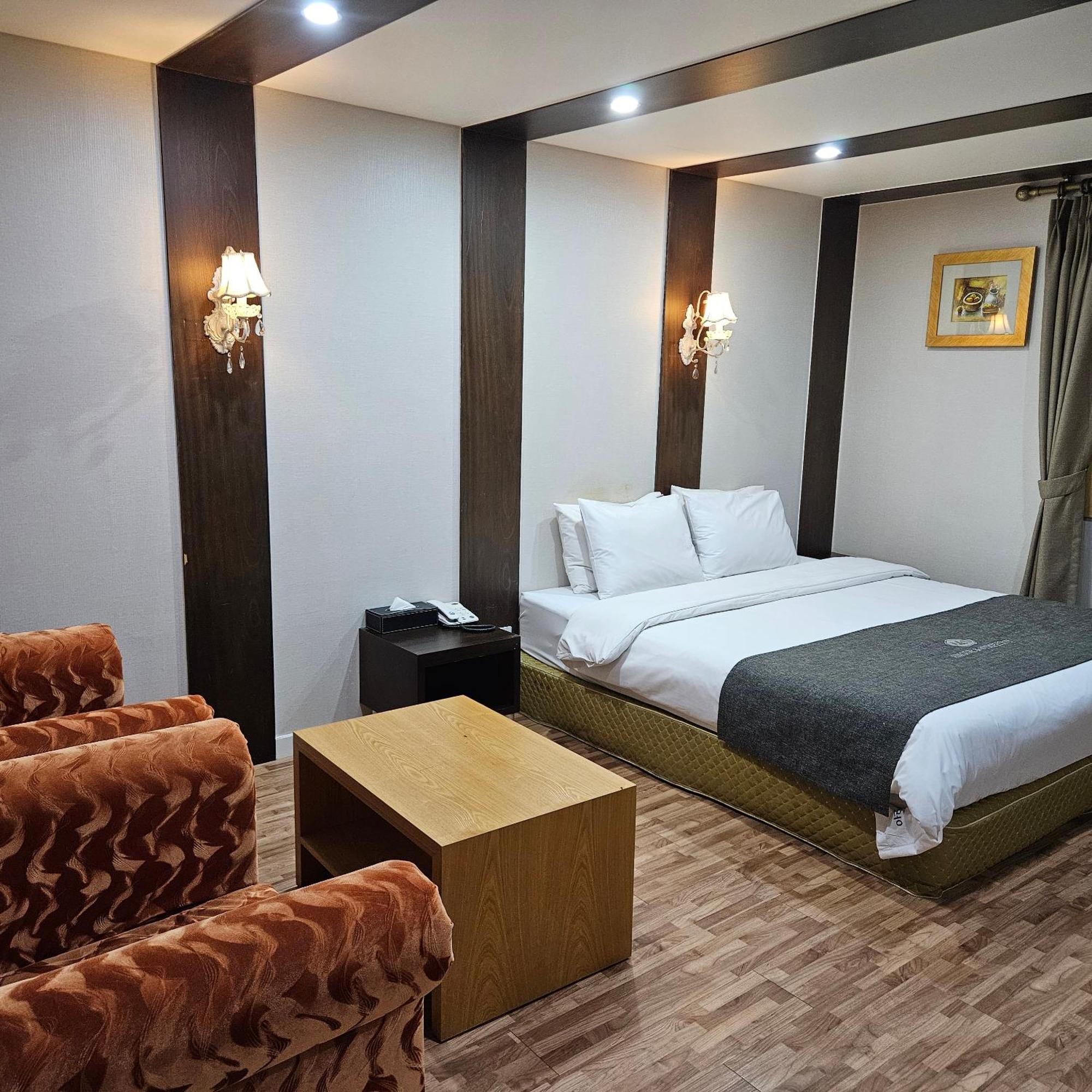 סוואן Symphony Hotel מראה חיצוני תמונה