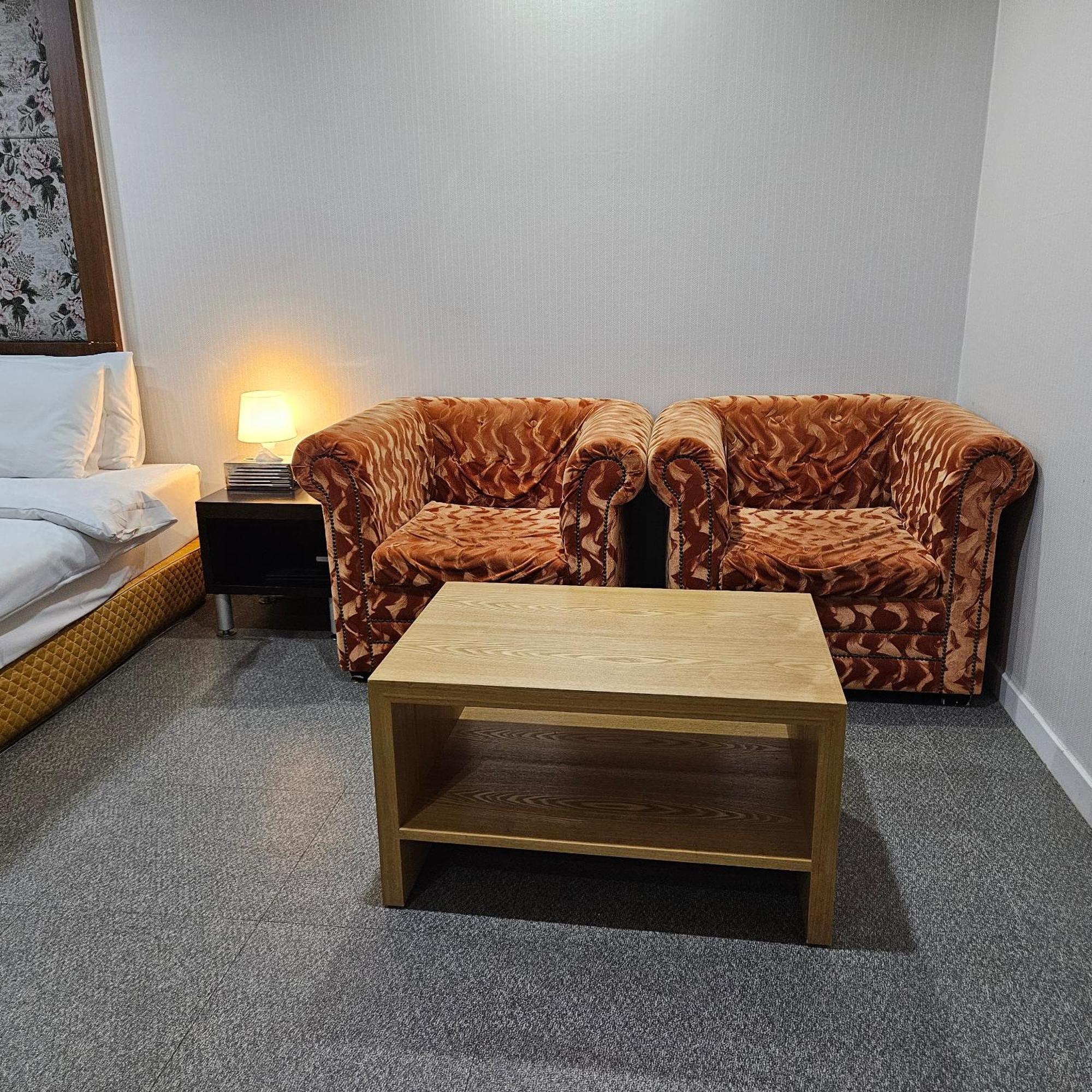 סוואן Symphony Hotel מראה חיצוני תמונה