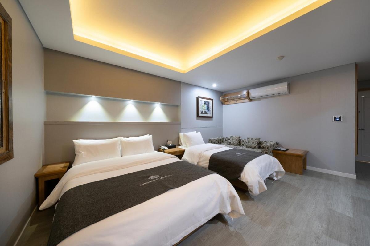 סוואן Symphony Hotel מראה חיצוני תמונה
