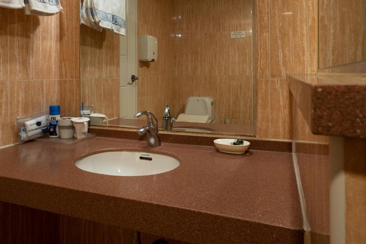 סוואן Symphony Hotel מראה חיצוני תמונה
