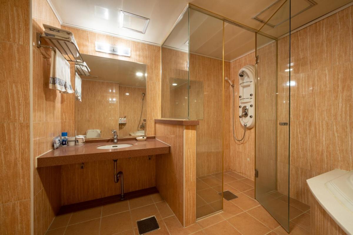 סוואן Symphony Hotel מראה חיצוני תמונה