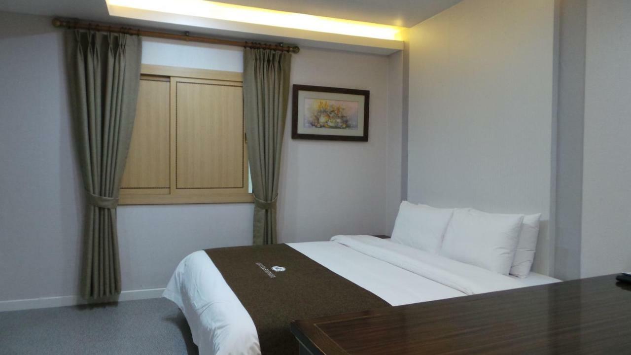 סוואן Symphony Hotel מראה חיצוני תמונה